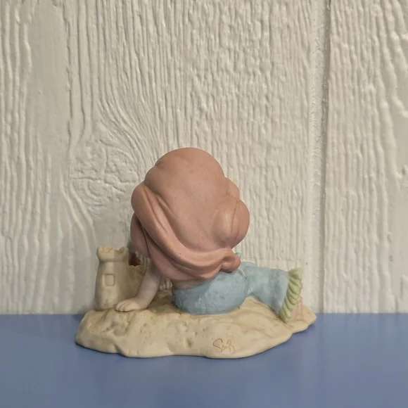Precious Moments Disney Collection Part of Your World Ariel figurine.